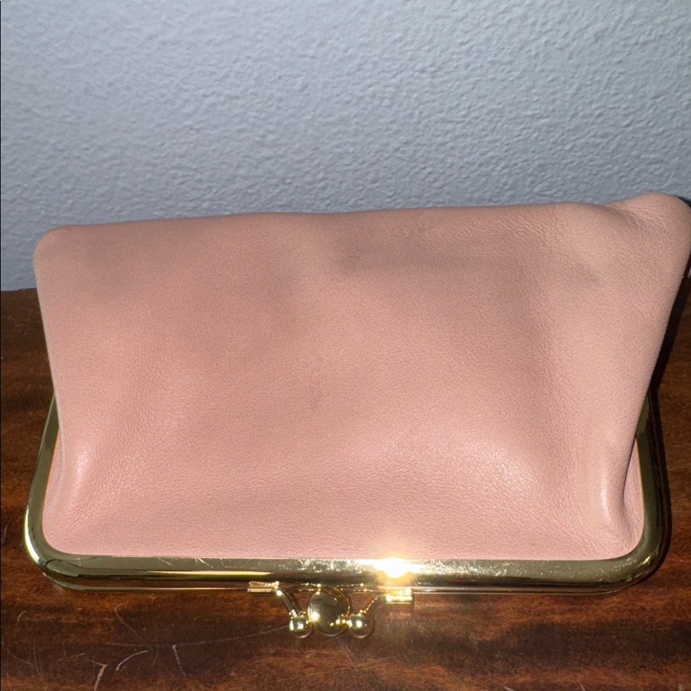 Margot Vintage Style Leather Clutch Pouch Goldtone Kiss Lock Closure - Picture 2 of 3